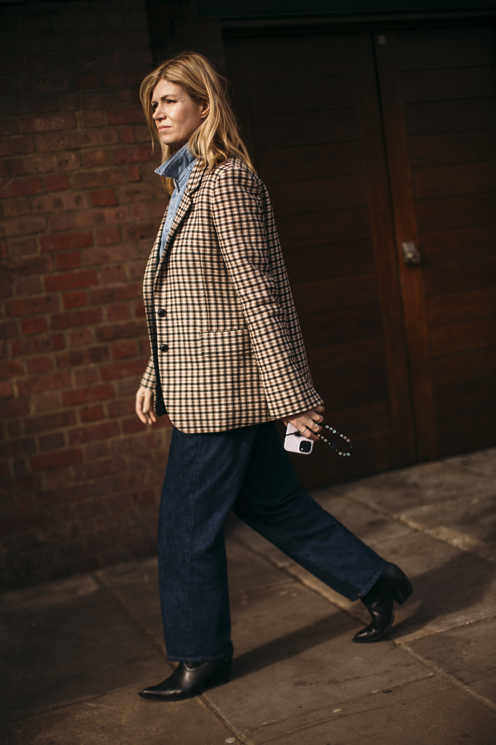 À porter avec des bottes de cowboy et un jean.