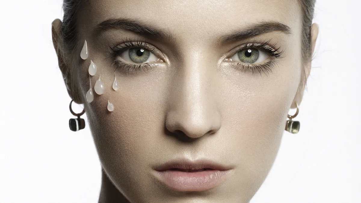 Ces 5 sérums surpuissants sont comme un combleur pour les rides mais sans les aiguilles