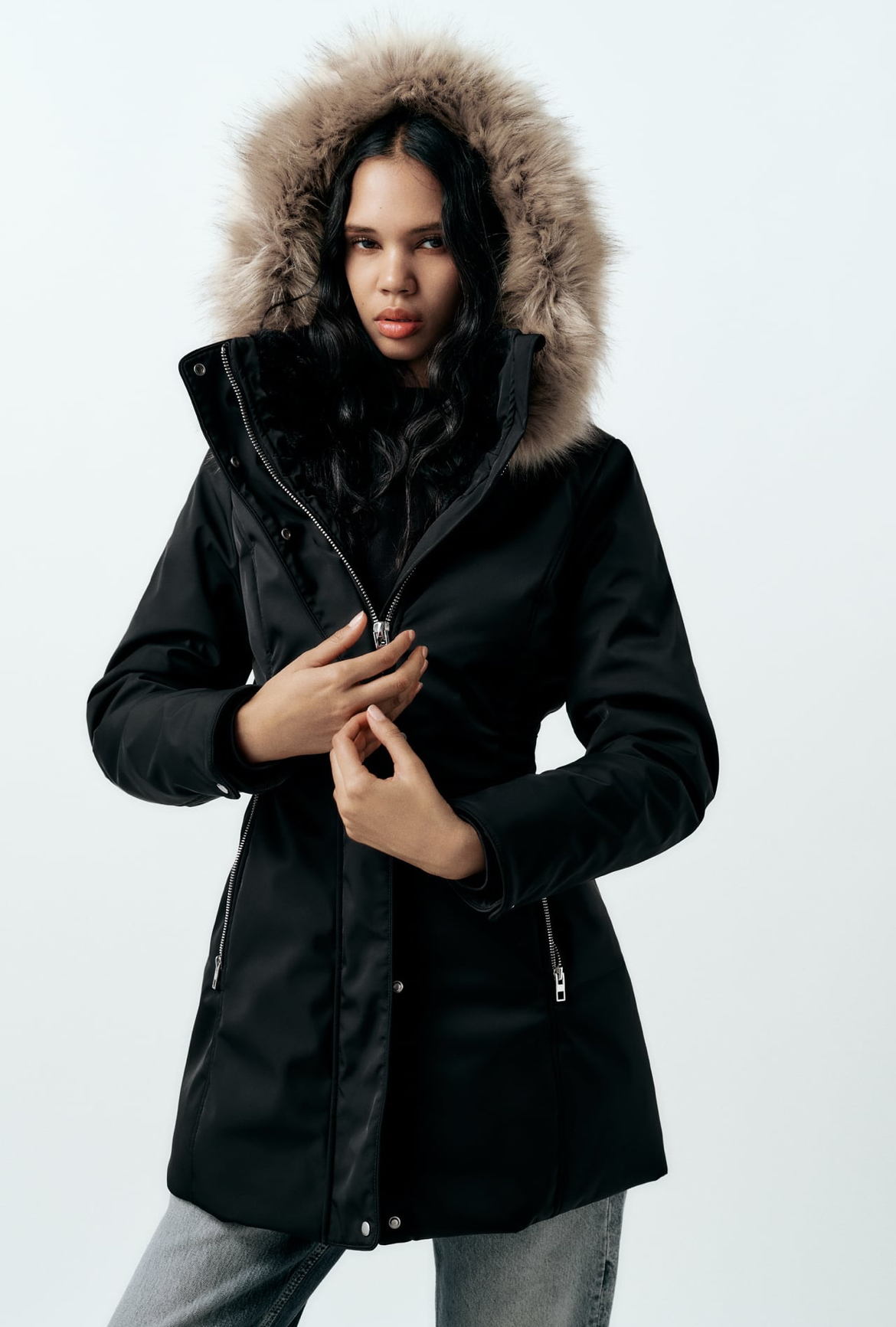 Parka thermique avec capuche en fourrure de Zara (79,95 euros)