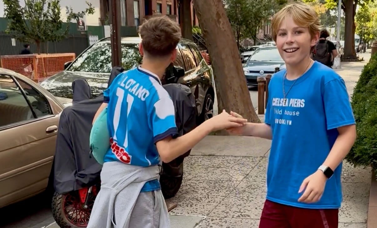 Nous avons deux visiteurs bien-aimés à Brooklyn cette semaine