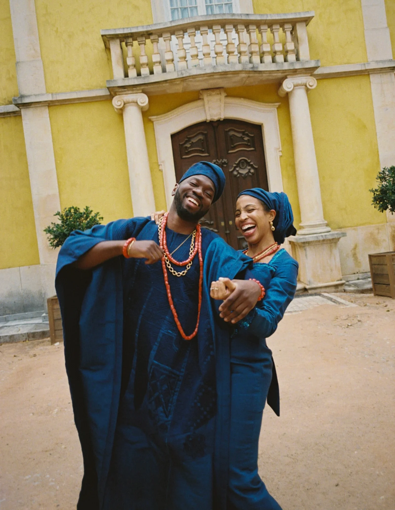 un mariage nigérian coloré avec beaucoup de danse