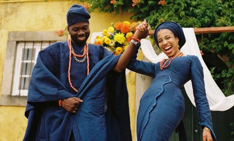 Un mariage coloré avec beaucoup de danse