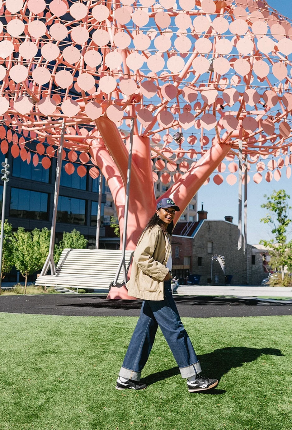 Une semaine de tenues : Laura Tully
