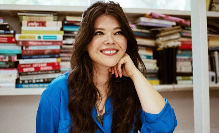 Comment Natasha Pickowicz coiffe ses cheveux de Raiponce