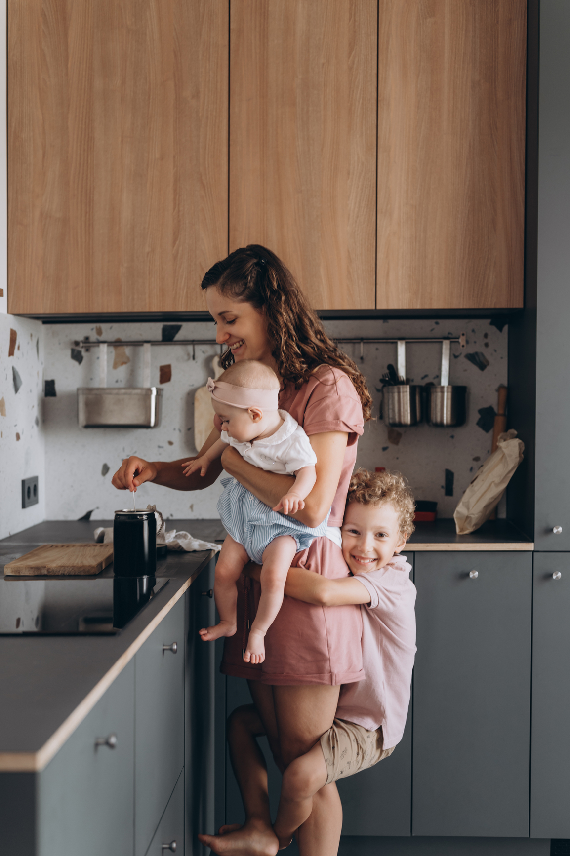 J'ai choisi de rester à la maison avec les enfants. Maintenant, je panique.