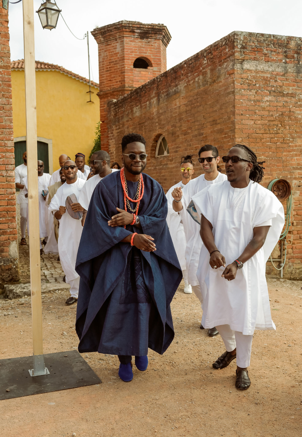 un mariage nigérian coloré avec beaucoup de danse