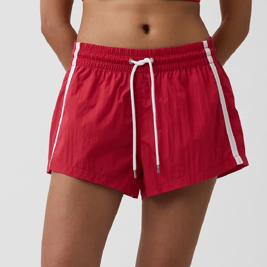 short de survêtement rouge