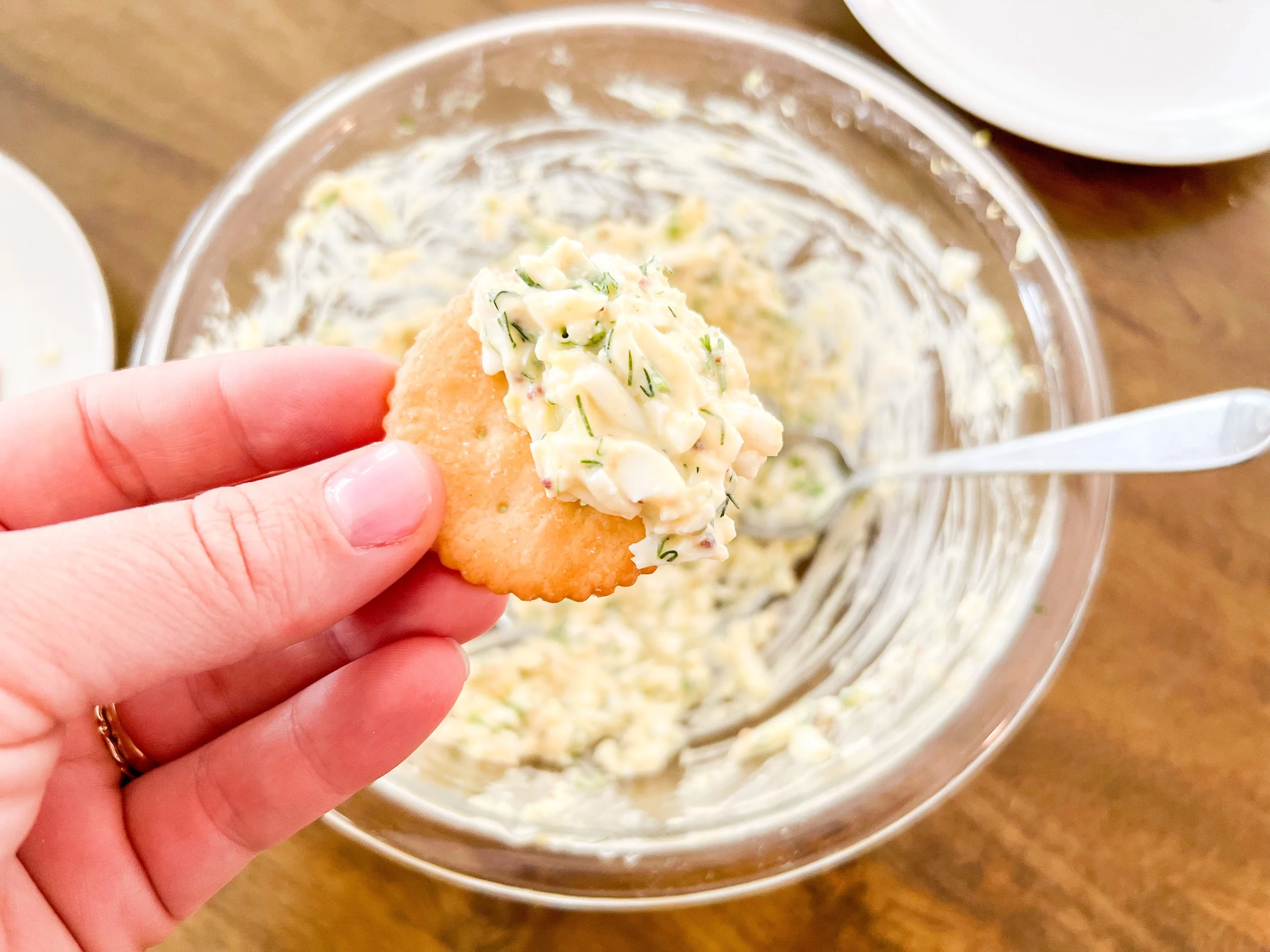 RECETTE de salade aux œufs de maman de Caroline Chambers