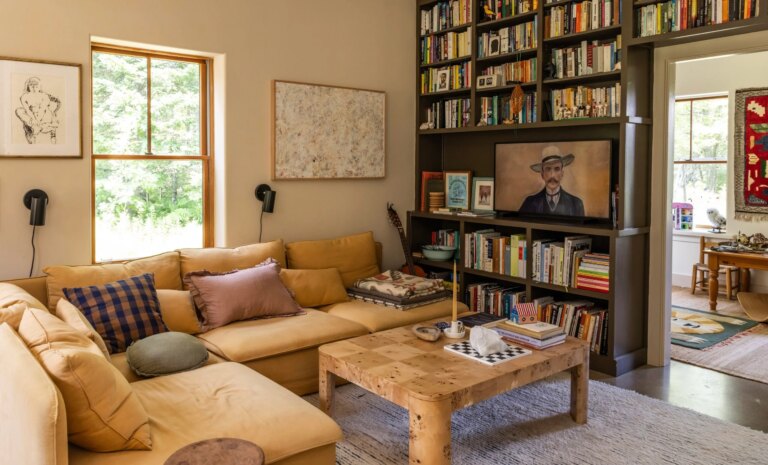 Cette maison familiale du Maine a les plus jolies couleurs de peinture
