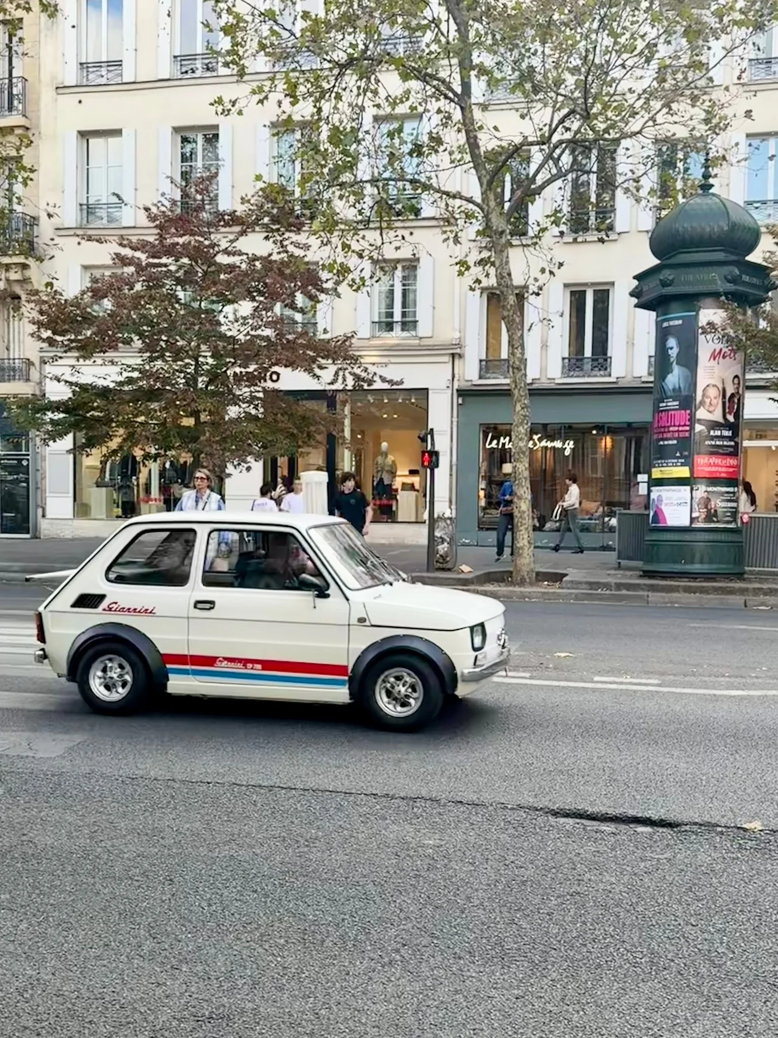 Voiture parisienne