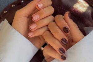 Couleurs d'ongles pour octobre 2026 : citrouille épicée, vert matcha, marron et plus encore